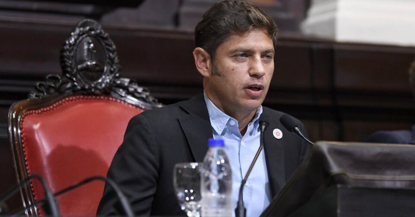 Kicillof: «Quiero invitarlos a seguir avanzando derecho al futuro»