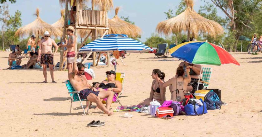 Nuevos horarios para disfrutar de la Playa hasta Semana Santa en San Nicolás