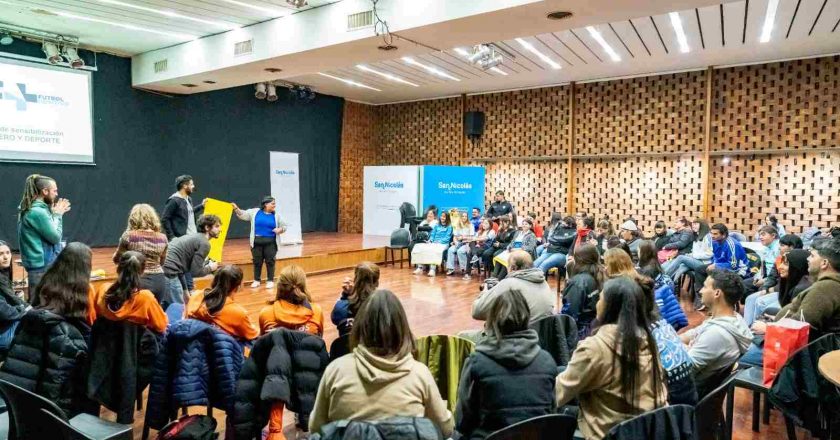 Se realizó el taller de género y deporte en el Auditorio Municipal