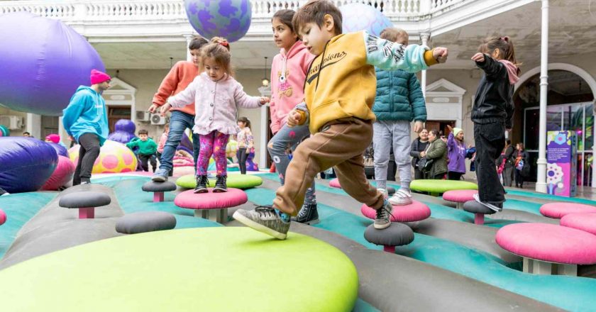 Más de 45 mil niños disfrutaron de los juegos inflables en vacaciones de invierno