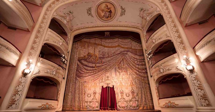 Teatro San Nicolás: Participá de las visitas guiadas por el emblema de la cultura nicoleña