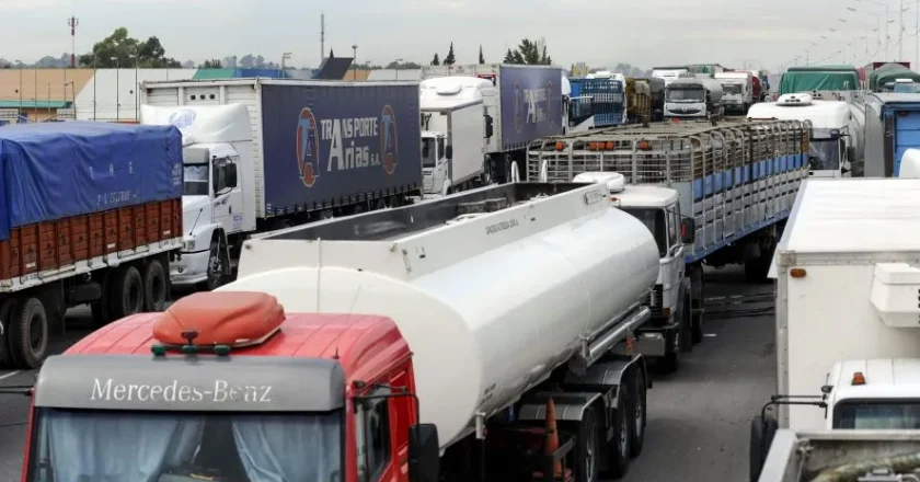 Los costos del transporte se disparan con el aumento del combustible