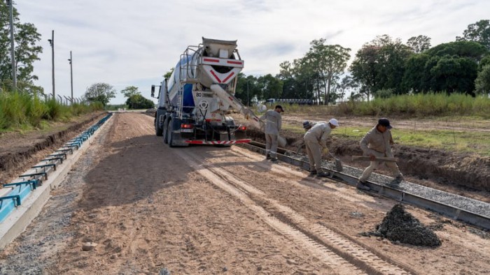 Continúan los trabajos de apertura de calles en Prado Español