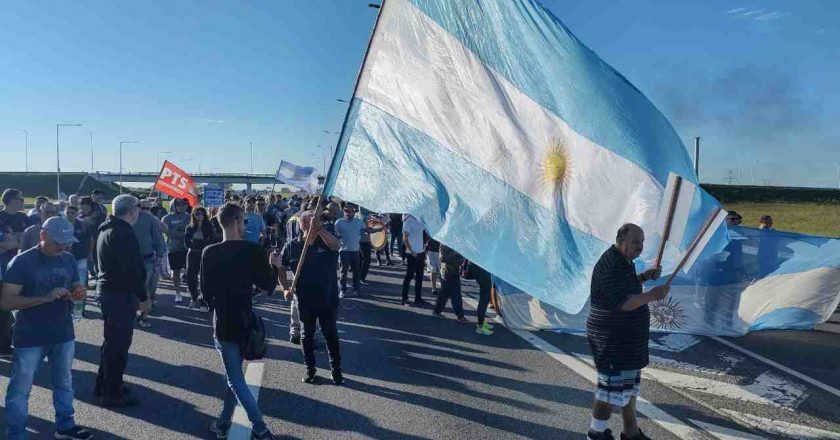 Acindar: la UOM lleva a cabo una medida de fuerza con corte en la autopista