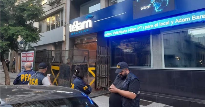 El Gobierno avanzó con el cierre de Télam: Vallado, licencias y suspensión de la web