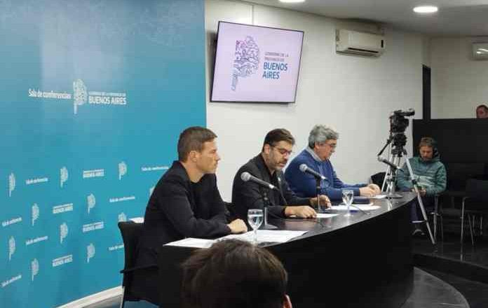 Bianco anunció nuevas licitaciones y denunció un “agroindustricidio” de Milei