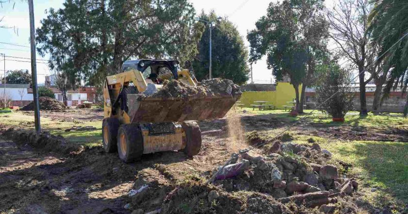 Comenzaron las obras de renovación de la plaza del barrio San Isidro en San Nicolás
