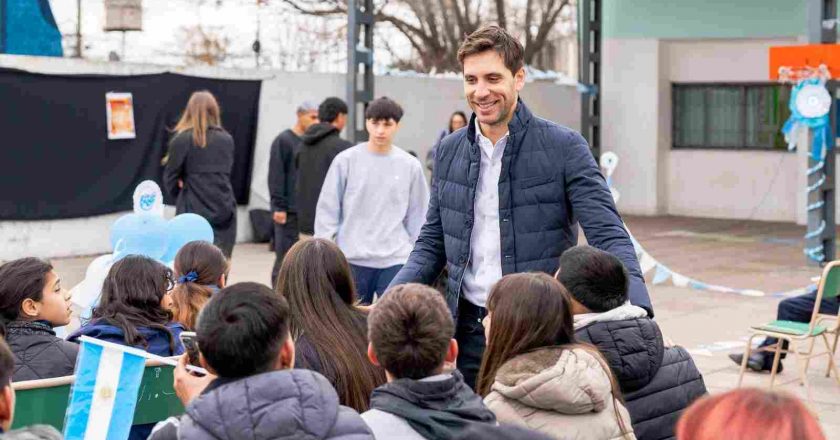 Santiago Passaglia participó del acto del 9 de Julio en la Escuela del barrio Las Mellizas