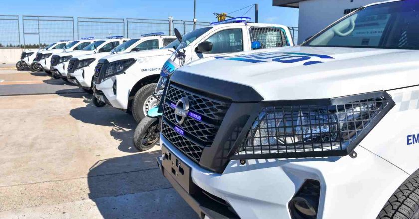 La Municipalidad de San Nicolás entregó patrulleros a la Policía de la Provincia