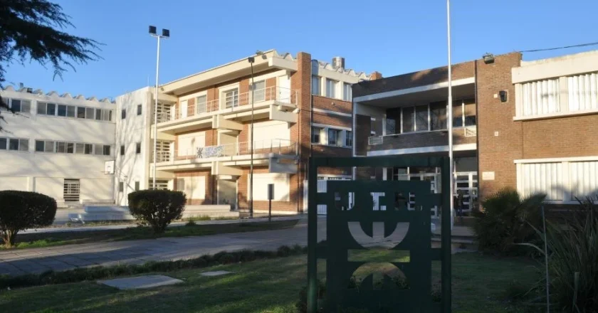 Docentes y no docentes de la UTN comienzan la semana con medidas de fuerza